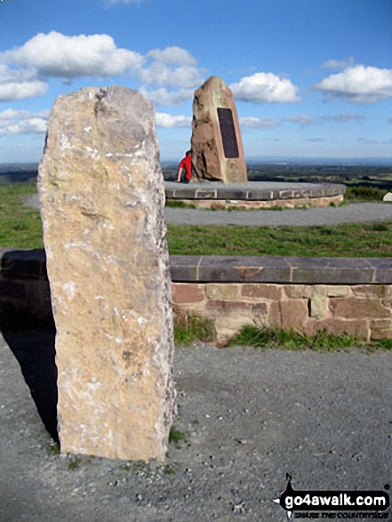 Sculpture and standing stone on the summit of<br>Hangingstone Hill (Eddisbury Hill)