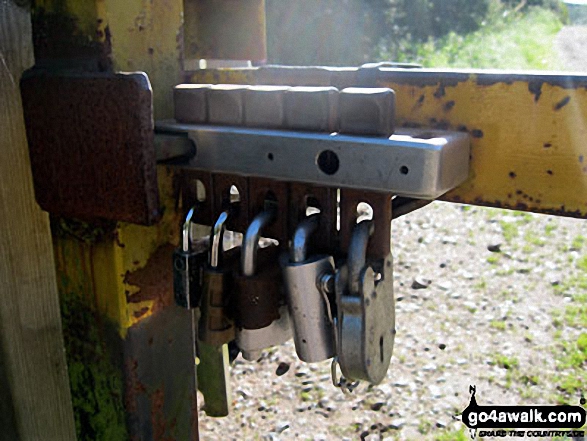 Locked! Barrier on the track leading to Eddisbury Hill Fort<br>from Linmere Visitor Centre