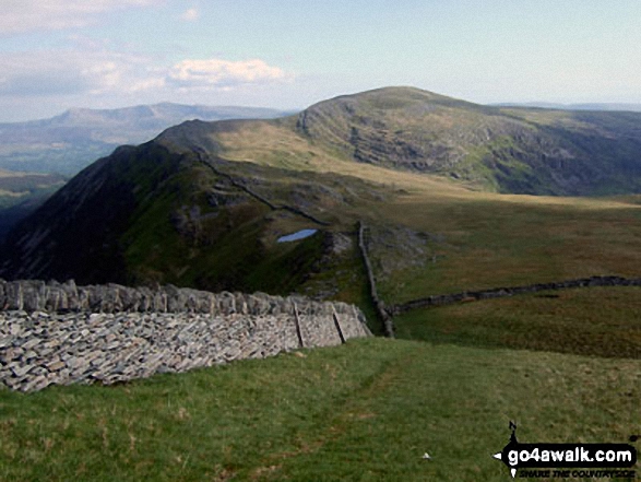 Crib-y-rhiw (foreground) and Diffwys from Y Llethr