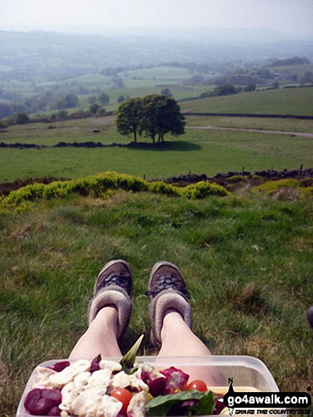 Walk s221 Gib Tor, The Roaches and Hen Cloud from Upper Hulme - Having my picnic on a hazy day up The Roaches