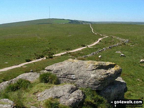 Walk de104 South Hessary Tor and Black Tor from Princetown - North Hessary Tor from South Hessary Tor