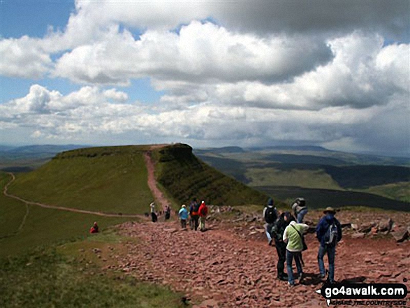 Walk po107 Y Gyrn, Corn Du and Pen y Fan from The Storey Arms Outdoor Centre - Corn Du from Pen y Fan