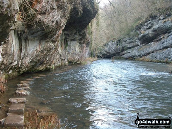 Walk d249 The Monsal Trail, Miller's Dale and Chelmorton from Wye Dale - Stepping Stones in Chee Dale