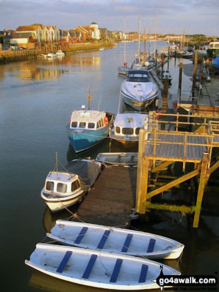 Walk ws141 Climping Beach from Atherington - Littlehampton Harbour and The River Arun