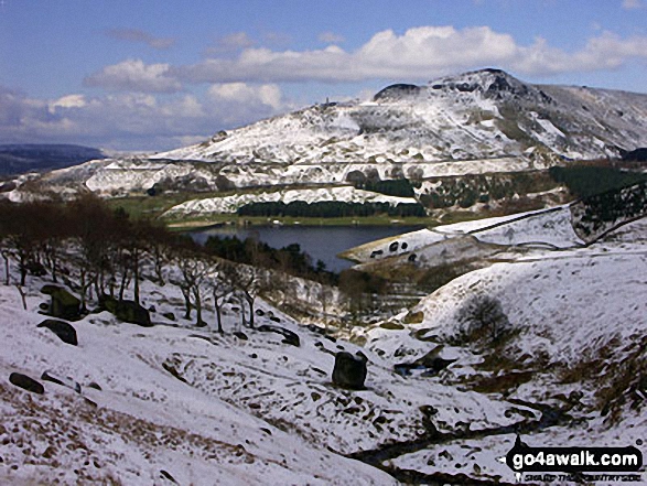 Walk gm134 Stable Stones Brow (Hoarstone Edge) and Alphin Pike from Dove Stone Reservoir, Greenfield - A snowy Dovestone Reservoir with Dick Hill beyond from Chew Brook