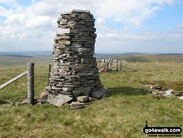 Walk du114 Three Pikes and Burnhope Seat from Burnhope Reservoir - Dead Stones summit currick