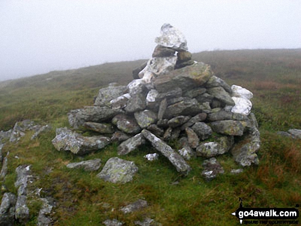 Llechwedd-llyfn summit cairn