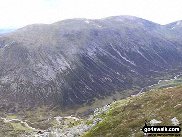 Walk ad104 The Devil's Point and Cairn Toul from Corrour Bothy, Lairig Ghru - Beinn Bhrotain above Glen Geusachan from The Devil's Point