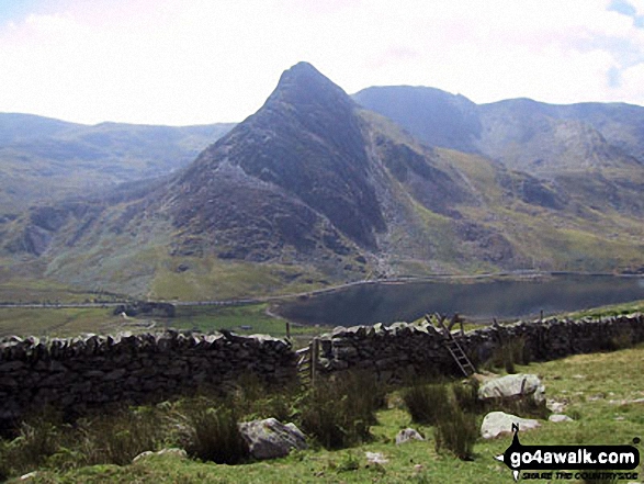 Walk cw129 The Welsh 3000's (Carneddau) from Glan Dena, Llyn Ogwen - Tryfan from Clogwyn Mawr