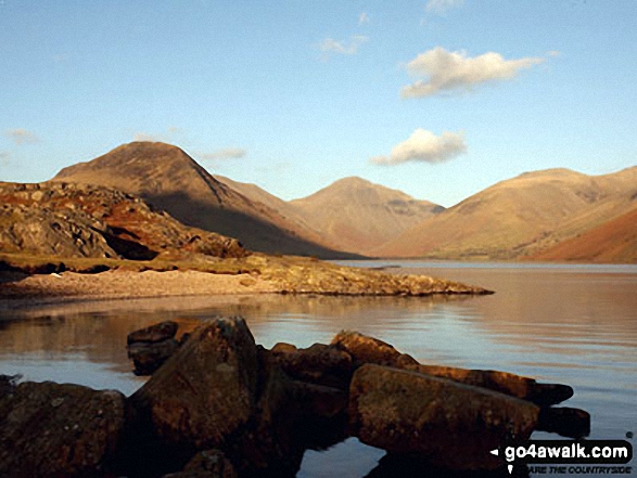 Yewbarrow (left), the shoulder of Kirk Fell, Great Gable (centre) and Lingmoor Fell (right) from Wast Water