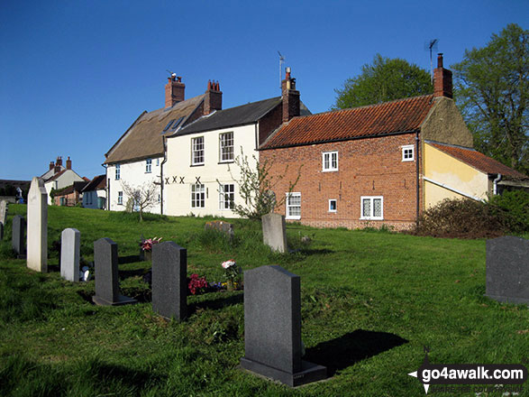 Walk nf196 How Hill from Ludham - St Catherine's Church Graveyard, Ludham