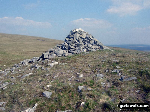 Large cairn on the shallow bwlch between Pen Pumlumon Fawr (Plynlimon) and Pen Pumlumon Llygad-bychan