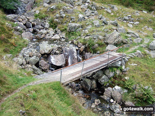 Footbridge on the approach to the bwlch between Glasgwm and Gwaun y Llwyni