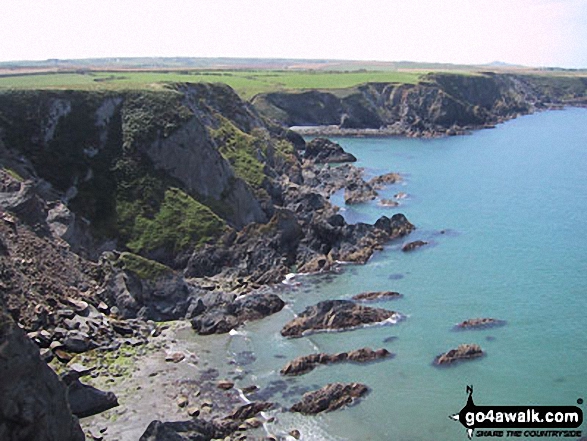 Walk pe115 Traeth Bach Natural Arch from Moylgrove - The Pembrokeshire Coast Path