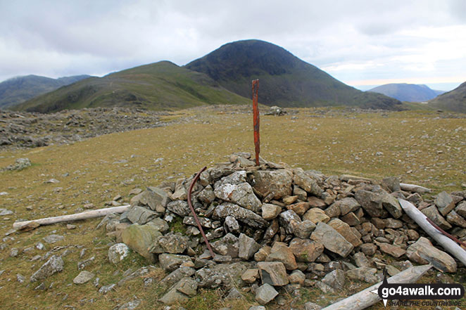 Walk c456 Fleetwith Pike, Hay Stacks, Brandreth and Grey Knotts from Honister Hause - Green Gable (left) and Great Gable (centre) from Brandreth summit cairn