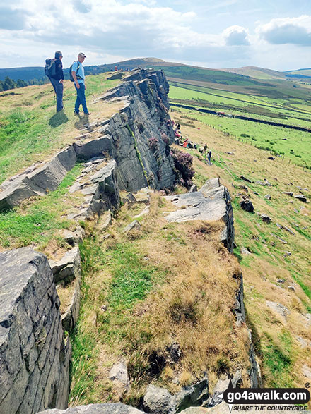 Walk d221 Shining Tor and Windgather Rocks from Errwood Reservoir, The Goyt Valley - On Windgather Rocks