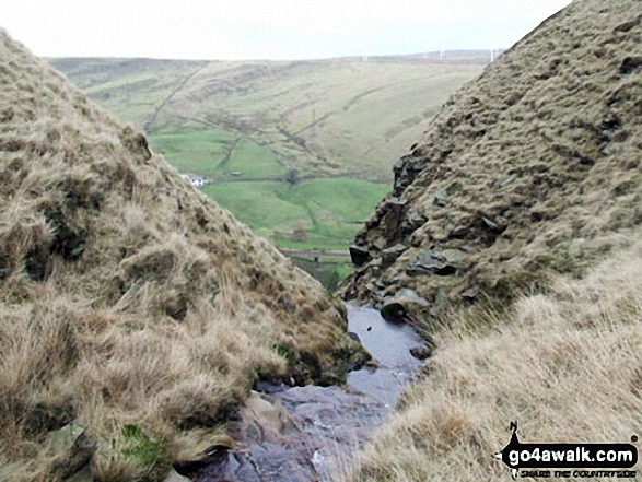 Black Scout and Coal Clough Wind Farm (right) from Black Clough (Deerplay Moor)