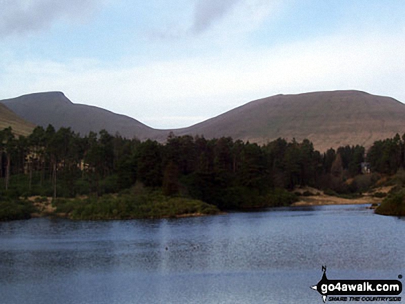 Walk po127 Fan y Big, Cribyn, Pen y Fan and Corn Du from Neuadd Reservoir - Cribyn (left) and Fan y Big from Neuadd Reservoir