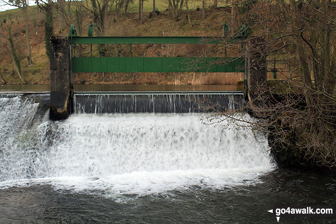 Walk d206 Monsal Dale and Ashford in the Water from Bakewell - Weir on the River Wye near Ashford in the Water