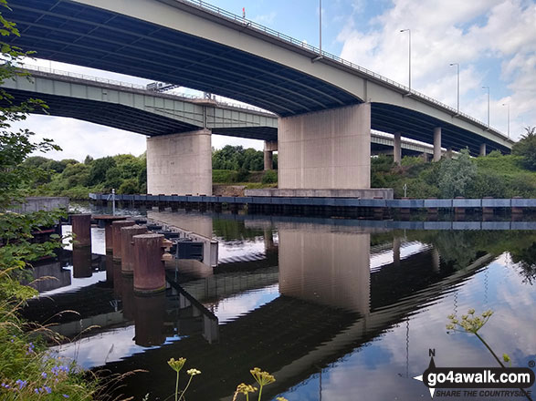 Walk ch261 Statham from Thelwall - The Thelwall Viaduct over the Manchester Ship Canal