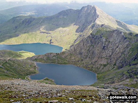 Walk gw100 Mount Snowdon (Yr Wyddfa) from Pen-y-Pass - Glaslyn (bottom), Llyn Llydaw and Y Lliwedd (right) from the top of The PYG/Miners' Track, Snowdon