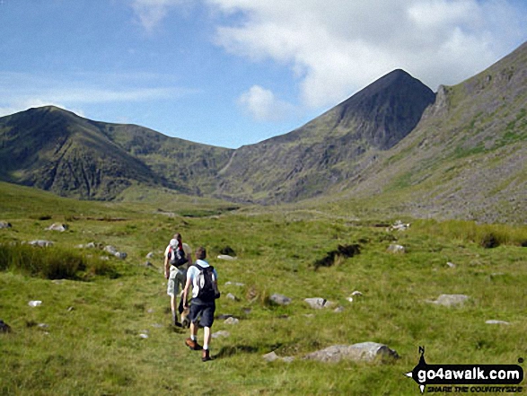 Heading towards The Devil's Ladder with Carrauntoohil to the right