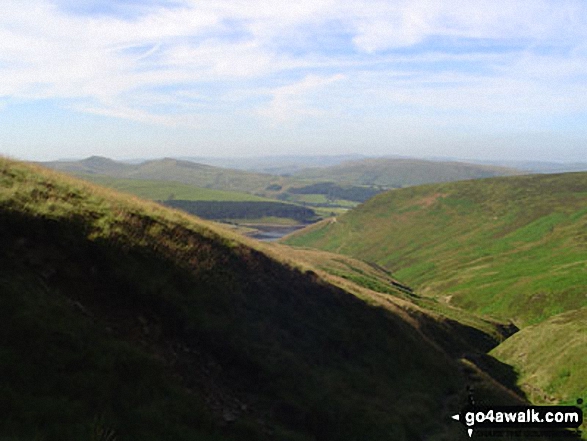 Walk d201 Seal Stones (Kinder Scout) and Seal Edge from Birchin Clough - Kinder Reservoir and Hayfield from Kinder Scout