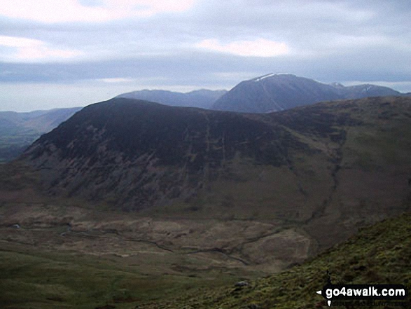 Walk c413 Burnbank Fell, Gavel Fell and Hen Comb from Loweswater - Mellbreak with Grasmoor beyond from Hen Comb