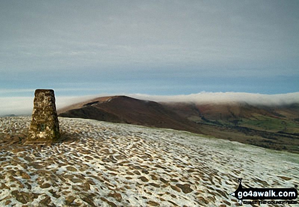 Walk Mam Tor walking UK Mountains in The Dark Peak Area The Peak District National Park Derbyshire, England