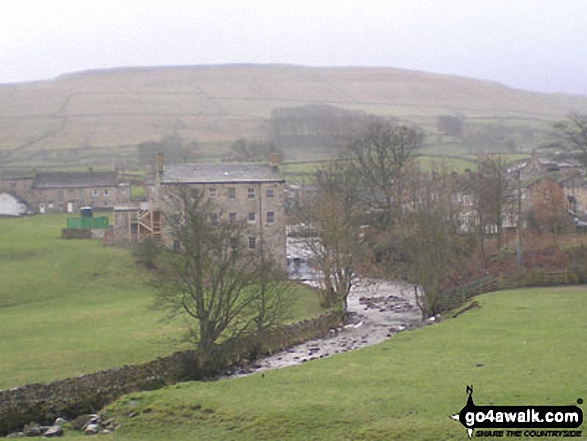 Walk ny144 Hardraw Force from Hawes - Gayle Beck, Gayle and Drumaldrace (Wether Fell) beyond from Hawes