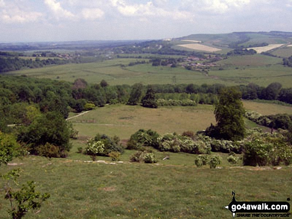 Walk ws156 Swanbourne Lake from Arundel - Amberley and The South Downs from Arundel Park