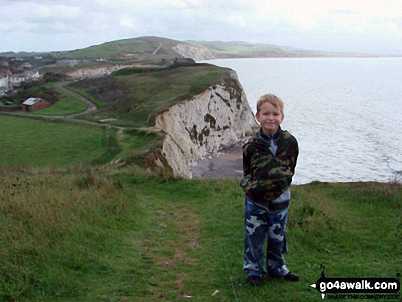 Walk iw101 Tennyson's Monument and The Needles from Freshwater Bay - On The Freshwater Way