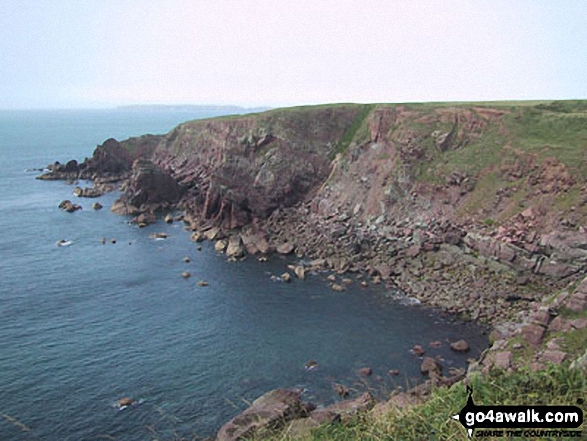 Walk pe115 Traeth Bach Natural Arch from Moylgrove - The Pembrokeshire Coast Path