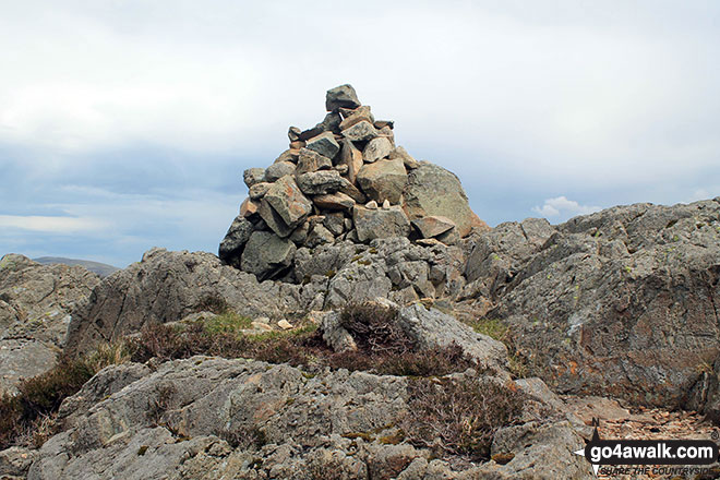 Walk c369 High Raise, Ullscarf and Grange Fell from Rosthwaite - The summit cairn on Great Crag