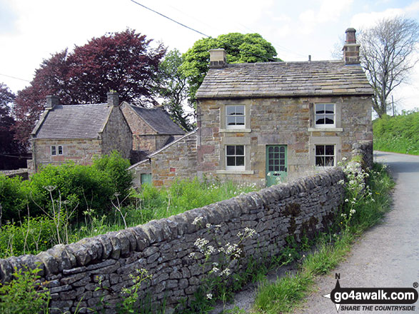 Walk s233 Sheen, Brund, Reaps Moor and Fawfield Head from Longnor - The Staffordshire hamlet of Brund