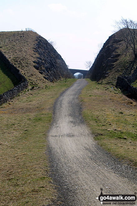 Walk d129 The High Peak Trail and The Limestone Way from Monyash - Tissington Trail north of Parsley Hay junction