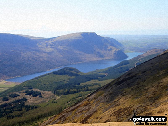 Walk c263 The High Stile Ridge from Buttermere - Iron Crag, Whoap, Crag Fell and Grike tower over Ennerdale Water from the summit of Red Pike (Buttermere)