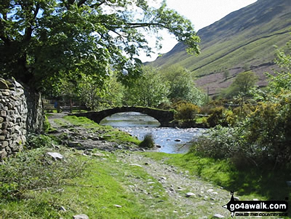 Walk c431 The Wet Sleddale Wainwright Outlying Fells - Packhorse Bridge over Mosedale Beck, Wasdale Head, Wast Water